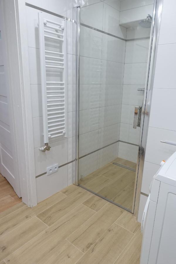 Three Rooms Apartment 克拉科夫 外观 照片